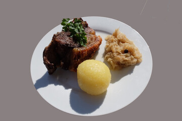 Schäuferla mit Kloß