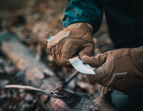 Bushcraft im Wald. Outdoor Kochen im Wald