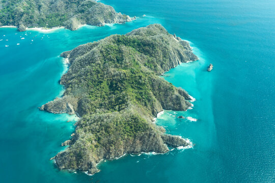 Tortuga Island, Costa Rica, tropical paradise for traveling with turquoise blue water