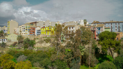 Fachadas de colores de la típicas casas de pescadores de Villajoyosa en España