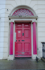 Bunte Türen in Dublin. faszinierenden bunten Haustüren in Irland.	