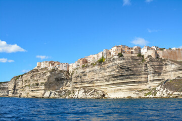 Fototapeta na wymiar Les falaises de Bonifacio en Corse du Sud