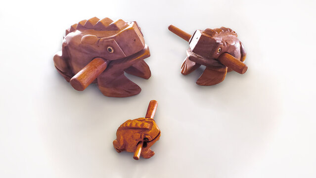 Frog guiro instruments