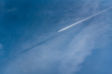 Flugzeug mit Schatten