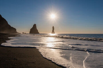 Reynisdrangar Hálsanefshellir Cave Black Beach auf Iceland 