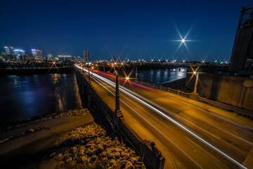 Mayo Bridge crossing the James River in Richmond