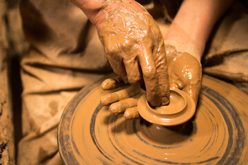 Spin faster, Pottery