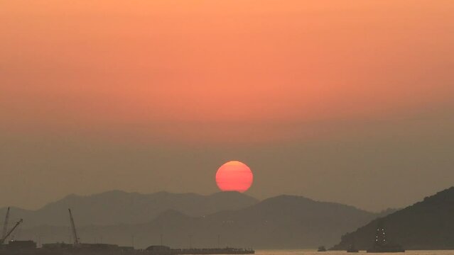 15 Jan 2021, Belcher Bay, Sunset at city of Hong kong