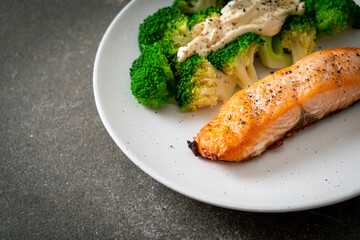 grilled salmon fillet steak with broccoli
