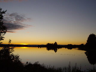 Fototapeta na wymiar Blick über malerischen See in Schweden