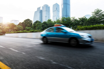 Urban expressways and urban public transport vehicles