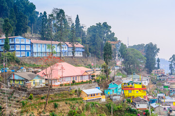 Mooie Kalimpong-stad op weg naar Darjeeling in Darjeeling, India.