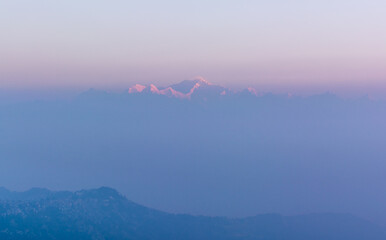 Sonnenaufgang am Kangchenjunga-Gebirge. Kangchenjunga ist der dritthöchste Berg der Welt.