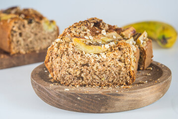crunchy banana bread with cinnamon