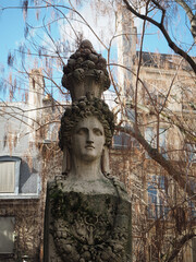 statue Square Gabriel Pierné, Paris