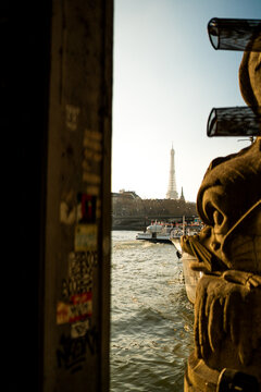 Paris, capitale de la France. 