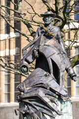 Fototapeta na wymiar Jozef de Veuster pere Damien saint eglise missionnaire aide lepreux belge Belgique Statue Koekelberg Bruxelles