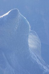 texturas y formas de icebergs en el circulo polar artico