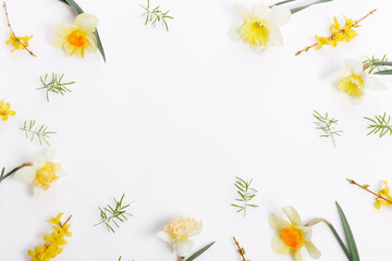 Spring frame of small flowers and daisy, floral arrangement