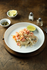 Pasta with salmon and cream