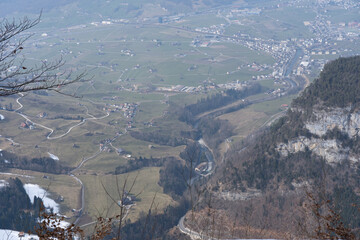 The vacation and excursion region of Schwyz is located in the heart of Switzerland. It is easily and quickly accessible from all directions. Discover unique landscapes, living customs, world-famous 