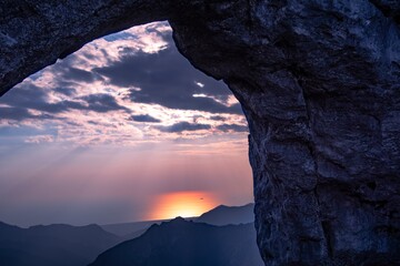tramonto sulle alpi apuane
