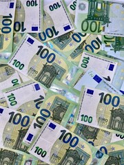 lots of 100 euro bills