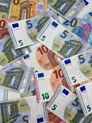 lots of 100 euro bills