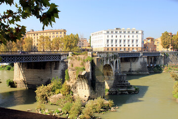 Naklejka premium Palatino bridge in Rome, Italy