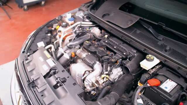 moteur voiture garage