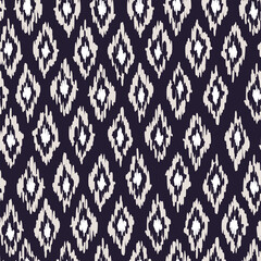Hand-Drawn Traditional Boho Ikat Diamonds Vector Seamless Pattern. Modern Retro Woven Geometric Print, Perfect for Textiles, Fashion, Background. Tribal Texture