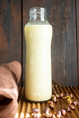 Vegetable pistachio milk with pistachio