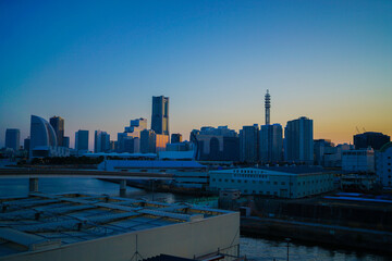 Obraz premium 夕方の横浜みなとみらいの風景