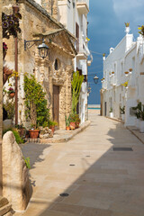 Monopoli - The old town aisle with the little chapel.