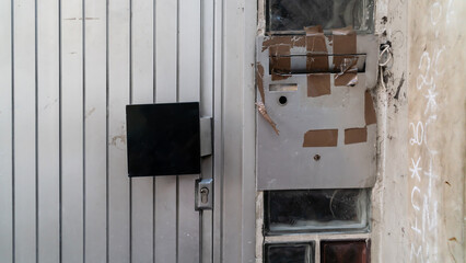 Aluminium Door with taped mail box