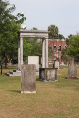 Fototapeta na wymiar cemetery monument