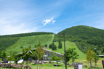 女三瓶・大平山と石見ワイナリー、リフト搭乗口　島根県大田市　The view of Mt.Mesanbe, Mt.Taiheizan and Iwami winery in Sanbe town, Oda city, Shimane pref. Japan