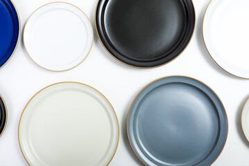 たくさんの丸いお皿