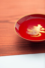 陶器の器と日本酒