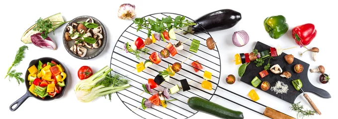 Foto op geborsteld aluminium Verse groenten Vegan menu - groentespiesjes vegan barbecue