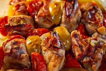 baked duck with apples and tomatoes