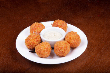 breaded and crunchy dumplings for happy hour