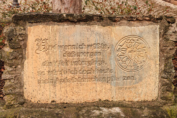 Martin Luthers Spruch am Lutherplatz in Eisenach