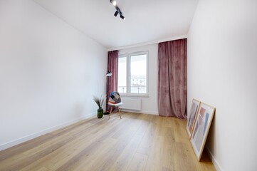 Fototapeta Pusty pokój w mieszkaniu z białymi ściananmi obraz