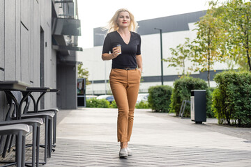 Obraz premium woman with coffee, enjoying weekend.