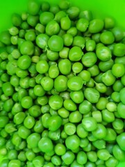 green peas background