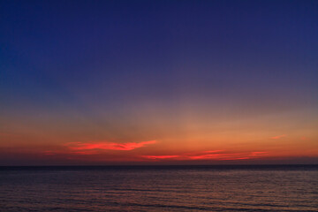 Obraz premium 能登 日本海に沈む夏の夕陽