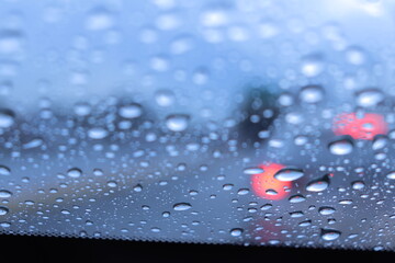 Lluvia en el auto