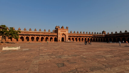 Fatehpur Sikri : Travel and Tourism in the Historic city from India with cultural divercity but...