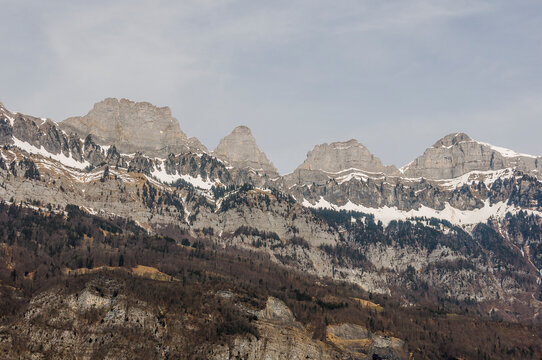 Churfirsten, Selun, Fr&uuml;msel, Brisi, Zuestoll, Schibenstoll, Hinterrugg, Ch&auml;serrugg, Gamserrugg, Walensee, Quiten, Walenstadt, Walenstadtberg, Toggenburg, Sarganserland, Alpen, Fr&uuml;hling, Schweiz